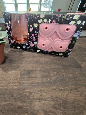 New Betsy Johnson Design line Luv Betsy Pink Glass heart shape ice-cube molds